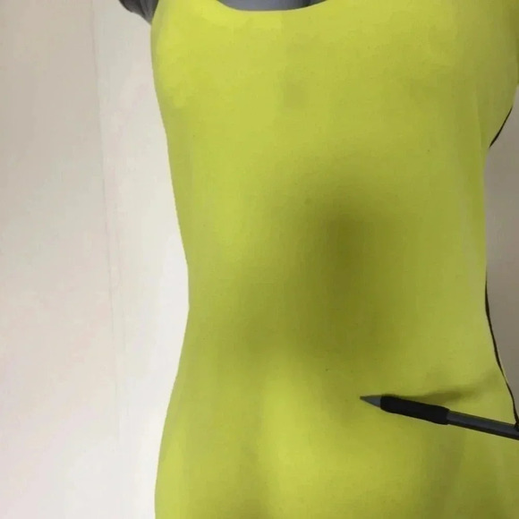 Lululemon Reversible neon yellow green racerback tank top size medium - Picture 14 of 17